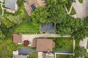 253 Northwood Rd, Riverside, IL 60546 - Photo 34