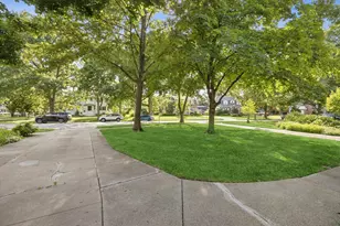 253 Northwood Rd, Riverside, IL 60546 - Photo 4