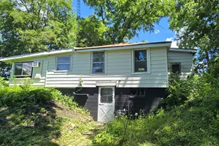 1977 N 3103rd Rd, Ottawa, IL 61350 - Photo 1