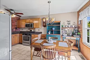 1006 Lindsay St, Joliet, IL 60431 - Photo 8