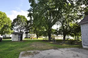 108 W 1st S St, Mount Olive, IL 62069 - Photo 40