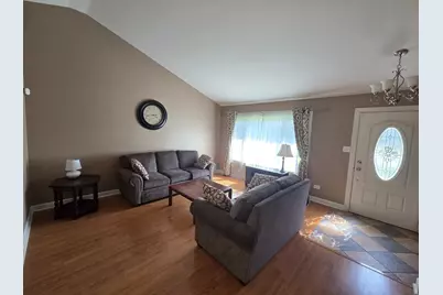 1002 Loren Drive, Joliet, IL 60431 - Photo 8