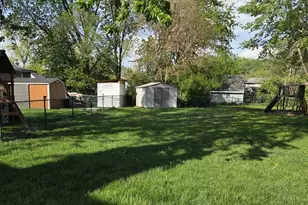 1002 Loren Dr, Joliet, IL 60431 - Photo 4