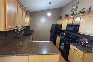 1002 Loren Dr, Joliet, IL 60431 - Photo 6