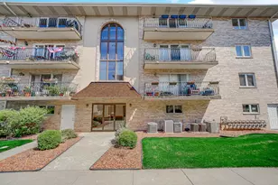 6264 S Gullikson Rd, Chicago, IL 60638 - Photo 1