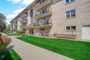 6264 S Gullikson Rd, Chicago, IL 60638 - Photo 2