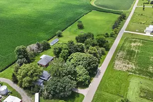 1413 E 2950 North Rd, Mansfield, IL 61854 - Photo 2
