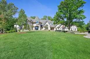 20 Natoma Dr, Oak Brook, IL 60523 - Photo 1