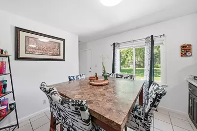 850 Austin Avenue, Aurora, IL 60505 - Photo 6