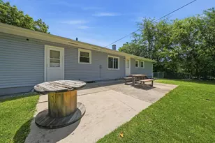 850 Austin Ave, Aurora, IL 60505 - Photo 24