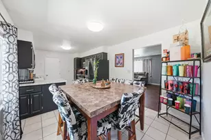 850 Austin Ave, Aurora, IL 60505 - Photo 8