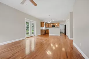 2202 Bloomingdale Rd, Bloomington, IL 61705 - Photo 10