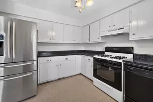 113 Ebbesen St, Dekalb, IL 60115 - Photo 10