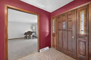 113 Ebbesen St, Dekalb, IL 60115 - Photo 2