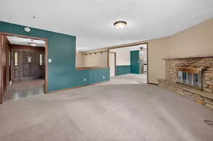 113 Ebbesen St, Dekalb, IL 60115 - Photo 8