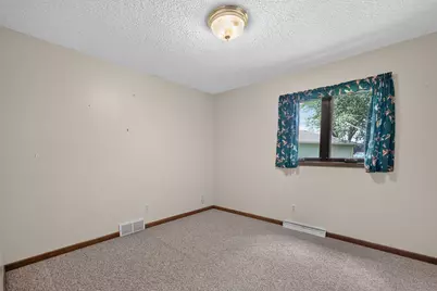 113 Ebbesen Street, Dekalb, IL 60115 - Photo 18