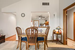 709 Erin Dr, Champaign, IL 61822 - Photo 8