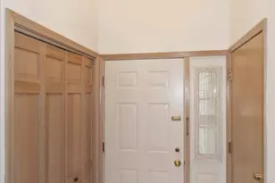 572 Bradbury Ln, Geneva, IL 60134 - Photo 2
