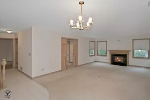 572 Bradbury Ln, Geneva, IL 60134 - Photo 4