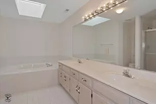 572 Bradbury Ln, Geneva, IL 60134 - Photo 12