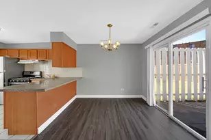 847 Oxford Pl, Wheeling, IL 60090 - Photo 8