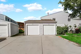 847 Oxford Pl, Wheeling, IL 60090 - Photo 1