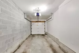 1806 W Argyle St, Chicago, IL 60640 - Photo 24