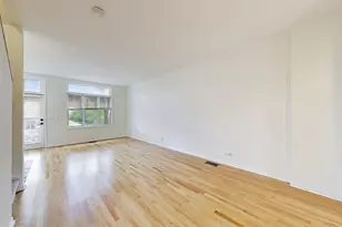 1806 W Argyle St, Chicago, IL 60640 - Photo 4