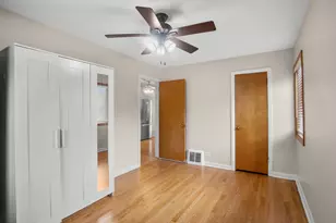 8043 Lake St, River Forest, IL 60305 - Photo 14