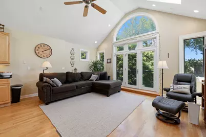 1717 W Nelson Avenue #3, Chicago, IL 60657 - Photo 4