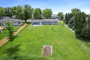 1010 Suzy St, Lake Holiday, IL 60548 - Photo 22