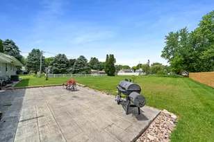 1010 Suzy St, Lake Holiday, IL 60548 - Photo 24