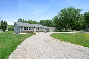 1010 Suzy St, Lake Holiday, IL 60548 - Photo 20