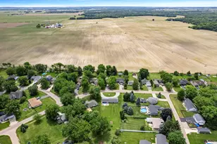 1010 Suzy St, Lake Holiday, IL 60548 - Photo 30