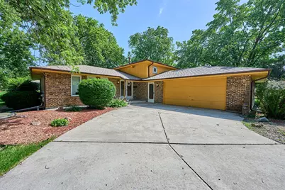 385 E 162nd Street, Harvey, IL 60426 - Photo 2