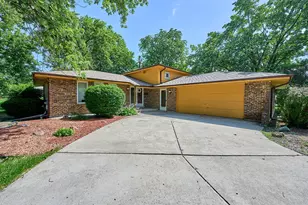 385 E 162nd St, Harvey, IL 60426 - Photo 2