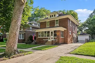 438 Wilder St, Aurora, IL 60506 - Photo 1