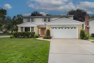 3066 Knollwood Ln, Glenview, IL 60025 - Photo 2