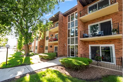 4113 W 97th Place #303, Oak Lawn, IL 60453 - Photo 2