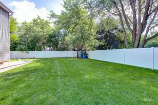 1581 Madison Ave, Saint Charles, IL 60174 - Photo 4