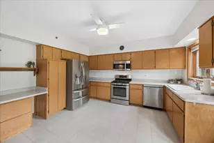 11525 Settlers Pond Way, Orland Park, IL 60467 - Photo 4