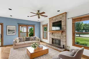 615 Wood Creek Dr, Antioch, IL 60002 - Photo 8