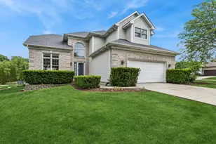 615 Wood Creek Dr, Antioch, IL 60002 - Photo 1