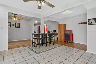 209 S East St, Gardner, IL 60424 - Photo 12