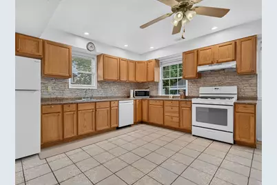 209 S East Street, Gardner, IL 60424 - Photo 10