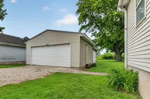 209 S East St, Gardner, IL 60424 - Photo 24
