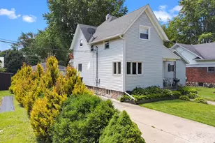 404 W Burbank St, Harvard, IL 60033 - Photo 1