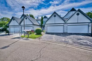 1506 Fernwood Ct, Gurnee, IL 60031 - Photo 2