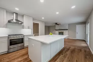 1612 Harris Ln, Naperville, IL 60565 - Photo 18