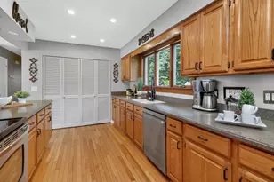 700 E Turner Ave, Roselle, IL 60172 - Photo 10